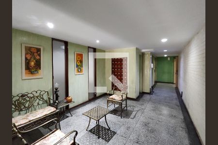 Apartamento à venda com 60m², 2 quartos e 1 vagaFachada e portaria