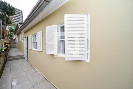 Casa à venda com 280m², 2 quartos e 2 vagasLateral Casa