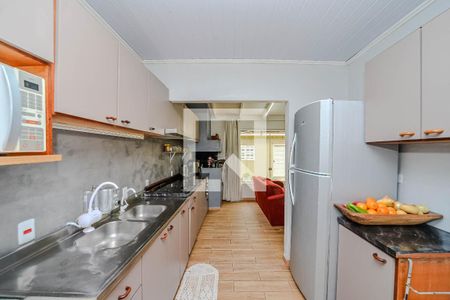 Casa à venda com 280m², 2 quartos e 2 vagasCozinha