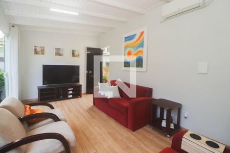 Sala de Estar de casa à venda com 2 quartos, 280m² em Jardim Europa, Porto Alegre