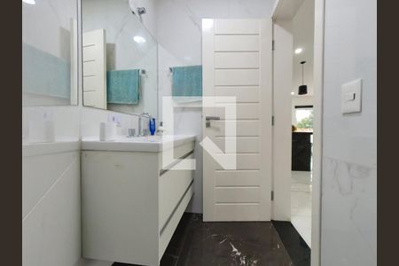 Casa à venda com 280m², 4 quartos e 10 vagasLavabo Sala