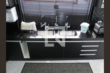 Casa à venda com 280m², 4 quartos e 10 vagasCozinha - Pia