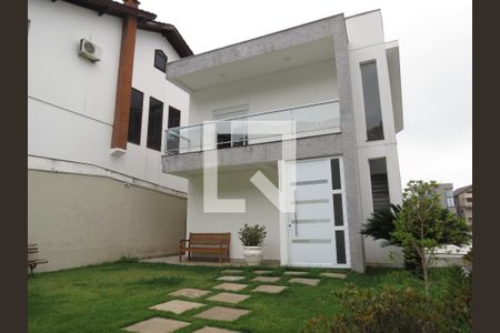 Casa à venda com 280m², 4 quartos e 10 vagasFachada