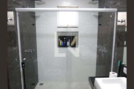 Casa à venda com 280m², 4 quartos e 10 vagasBanheiro Quarto 1 - Box