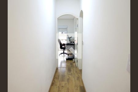 Casa à venda com 280m², 4 quartos e 10 vagasCorredores Interno