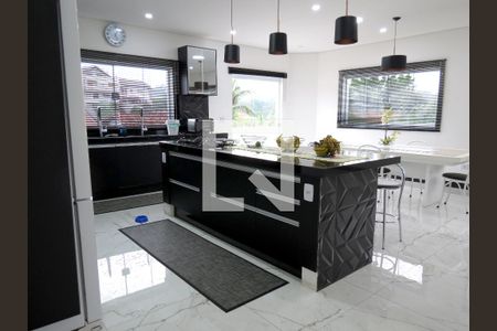 Casa à venda com 280m², 4 quartos e 10 vagasCozinha