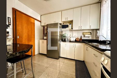 Cozinha de apartamento à venda com 3 quartos, 144m² em União, Belo Horizonte