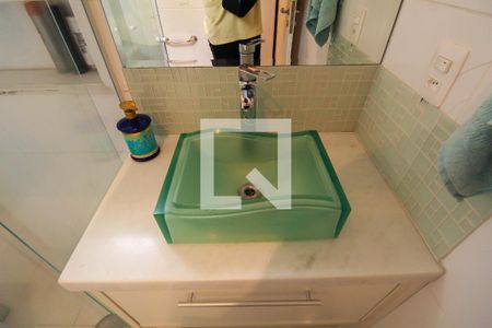 Apartamento à venda com 72m², 2 quartos e 2 vagasBanheiro da Suíte 1