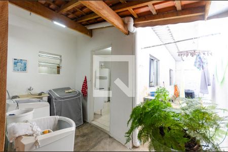 Casa à venda com 250m², 4 quartos e 1 vagaÁrea de Serviço