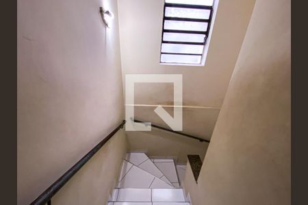 Escada de casa para alugar com 3 quartos, 100m² em Jardim Bonfiglioli, São Paulo