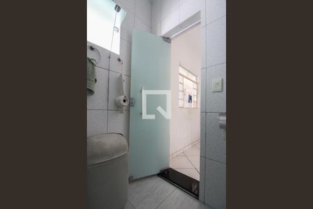 Casa à venda com 180m², 3 quartos e 5 vagasBanheiro Social - Casa 1