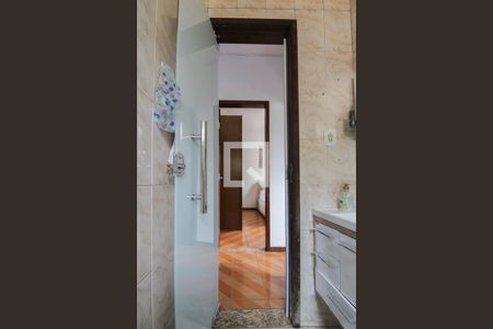 Casa à venda com 180m², 3 quartos e 5 vagasCasa 2 - Banheiro Social