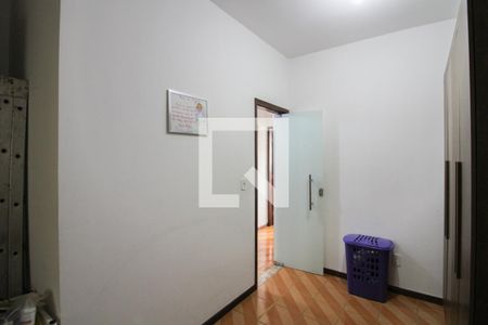 Casa à venda com 180m², 3 quartos e 5 vagasCasa 2 - Quarto 2