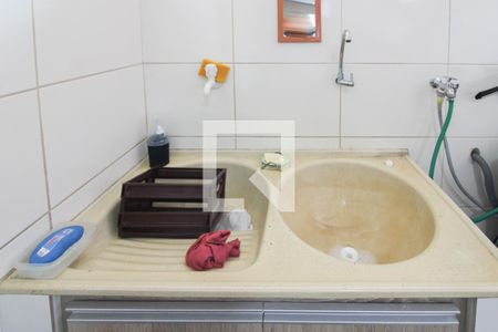 Casa à venda com 180m², 3 quartos e 5 vagasCasa 2 - Área de Serviço