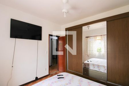 Casa à venda com 180m², 3 quartos e 5 vagasCasa 2 - Quarto 1