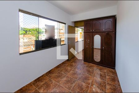 Quarto 1 de casa para alugar com 3 quartos, 90m² em Caiçaras, Belo Horizonte
