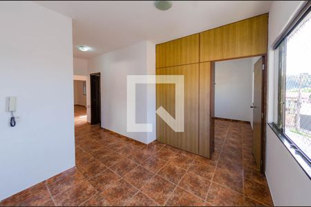 Sala de casa para alugar com 3 quartos, 90m² em Caiçaras, Belo Horizonte