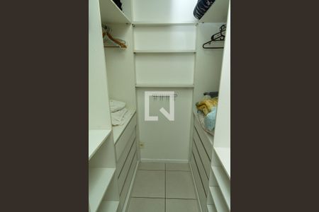 Apartamento para alugar com 69m², 2 quartos e 1 vaga Apartamento para alugar com 69m², 2 quartos e 1 vagaCloset da Suite