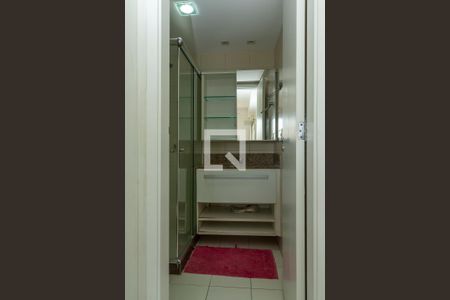 Apartamento para alugar com 69m², 2 quartos e 1 vaga Apartamento para alugar com 69m², 2 quartos e 1 vagaBanheiro da Suite