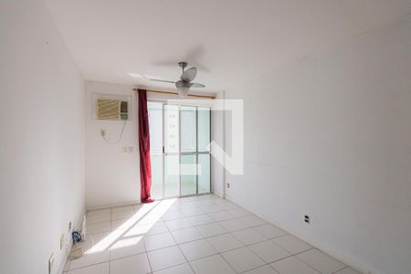 Sala de apartamento para alugar com 2 quartos, 77m² em Jacarepaguá, Rio de Janeiro