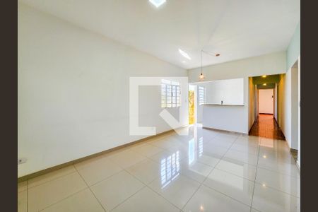 Sala de casa para alugar com 3 quartos, 150m² em Centro, Jacareí