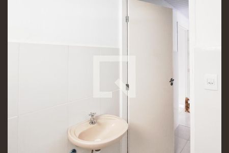 Banheiro e Área de serviço de casa para alugar com 1 quarto, 95m² em Horto Florestal, São Paulo