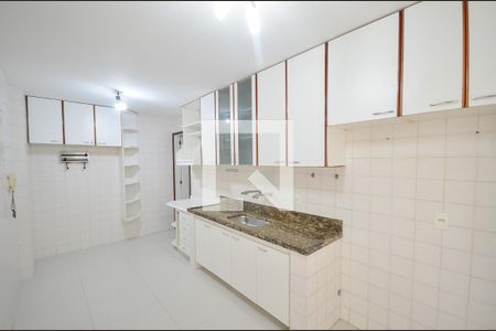 Apartamento à venda com 126m², 3 quartos e 2 vagasCozinha