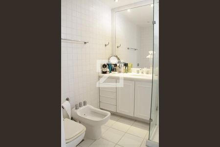 Apartamento à venda com 700m², 6 quartos e 3 vagasBanheiro Quarto 6 suíte