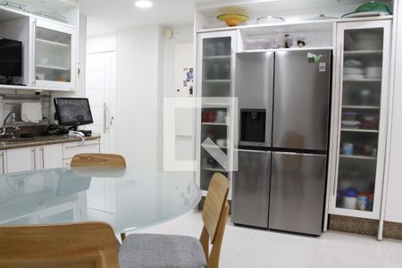 Apartamento à venda com 700m², 6 quartos e 3 vagasCozinha