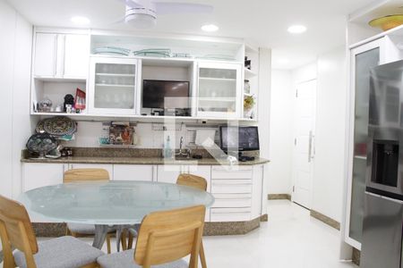 Apartamento à venda com 700m², 6 quartos e 3 vagasCozinha