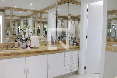 Apartamento à venda com 700m², 6 quartos e 3 vagasBanheiro Quarto 6 suíte