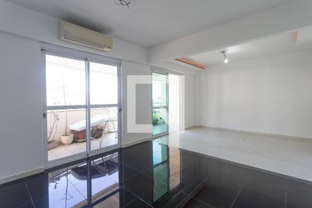 Sala de apartamento para alugar com 2 quartos, 171m² em Humaitá, Rio de Janeiro