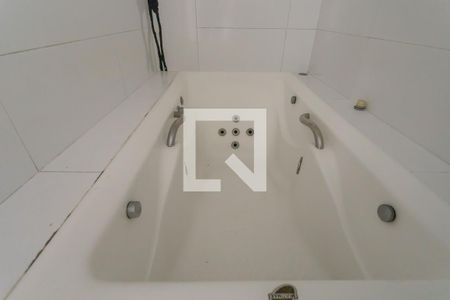 Apartamento para alugar com 171m², 2 quartos e 1 vaga Apartamento para alugar com 171m², 2 quartos e 1 vagaBanheiro da Suíte