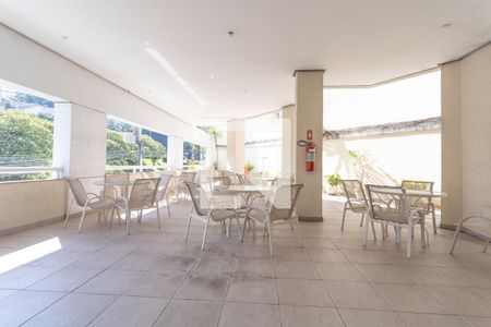 Apartamento para alugar com 171m², 2 quartos e 1 vaga Apartamento para alugar com 171m², 2 quartos e 1 vagaÁrea comum - Salão de festas