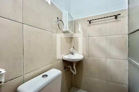Banheiro de casa para alugar com 1 quarto, 35m² em Vila Campestre, São Paulo