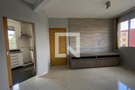 Sala de apartamento para alugar com 3 quartos, 80m² em Caiçara-adelaide, Belo Horizonte