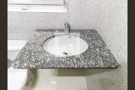 Apartamento para alugar com 49m², 2 quartos e sem vaga Apartamento para alugar com 49m², 2 quartos e sem vagaBanheiro
