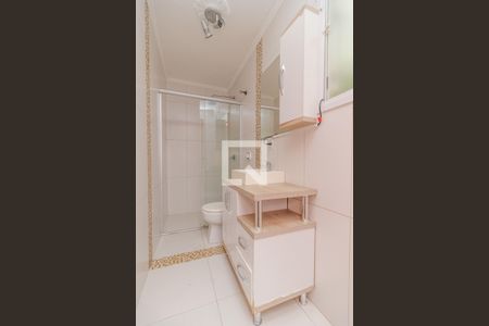Banheiro de apartamento à venda com 1 quarto, 35m² em Menino Deus, Porto Alegre