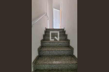 Apartamento à venda com 200m², 3 quartos e sem vagaEscada