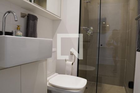 Banheiro de apartamento para alugar com 1 quarto, 60m² em Pinheiros, São Paulo