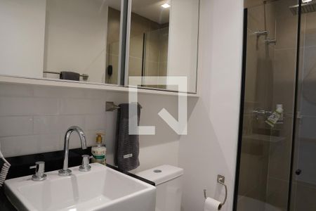 Banheiro de apartamento para alugar com 1 quarto, 60m² em Pinheiros, São Paulo