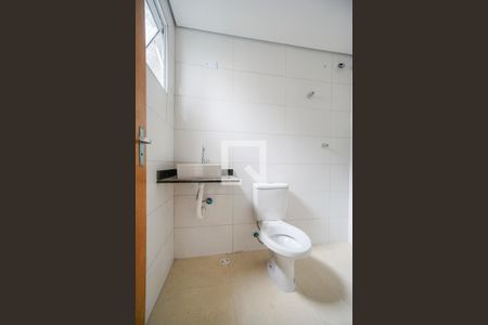 Banheiro da suíte 01 de casa de condomínio à venda com 2 quartos, 100m² em Penha de França, São Paulo