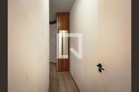 Corredor de apartamento para alugar com 2 quartos, 55m² em Jardim das Vertentes, São Paulo
