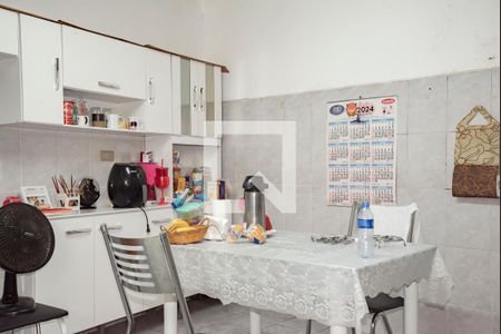 Casa à venda com 262m², 4 quartos e sem vaga Casa à venda com 262m², 4 quartos e sem vagaCasa 2 - Cozinha