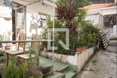 Casa à venda com 262m², 4 quartos e sem vaga Casa à venda com 262m², 4 quartos e sem vagaÁrea comum - Quintal