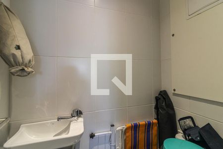 Apartamento à venda com 137m², 3 quartos e 2 vagas Apartamento à venda com 137m², 3 quartos e 2 vagasCozinha e Área de Serviço - Banheiro