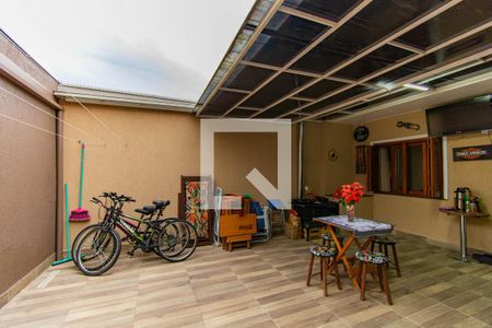 Casa à venda com 60m², 2 quartos e 1 vaga Casa à venda com 60m², 2 quartos e 1 vagaVaranda