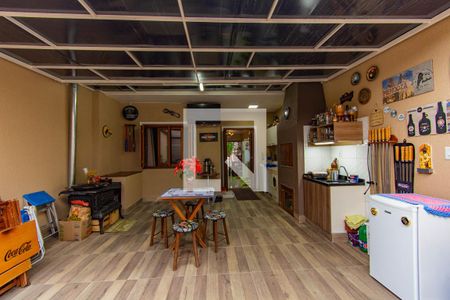 Casa à venda com 60m², 2 quartos e 1 vaga Casa à venda com 60m², 2 quartos e 1 vagaVaranda