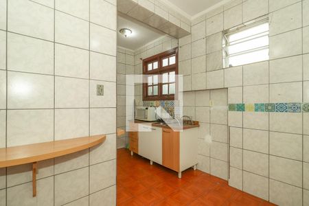 Cozinha de apartamento à venda com 4 quartos, 90m² em Passo da Areia, Porto Alegre