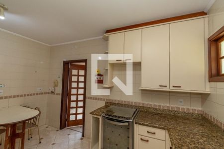 Casa de condomínio à venda com 300m², 4 quartos e 5 vagasCozinha 